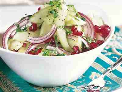 Gurkensalat mit Granatapfel