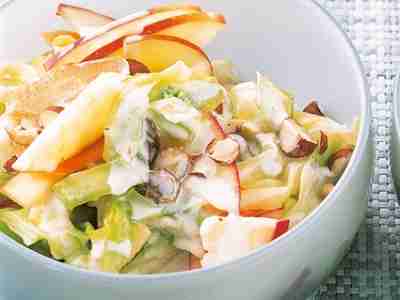 Fruchtiger Kohlsalat mit Frischkäse-Dressing