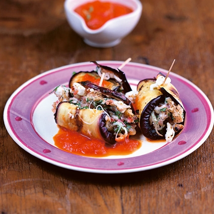 Low Carb Auberginenröllchen mit Feta-Walnuss-Füllung
