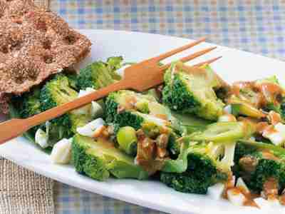 Brokkolisalat