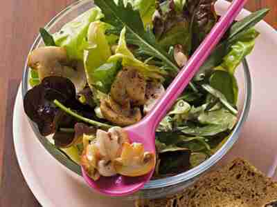 Blattsalate mit Champignons