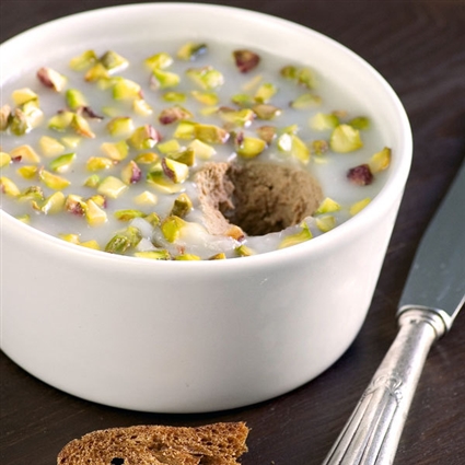 Geflügelleber-Steinpilz-Paté mit Pistazien