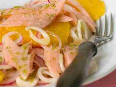 Fenchel-Orangen-Salat mit Räucherforelle