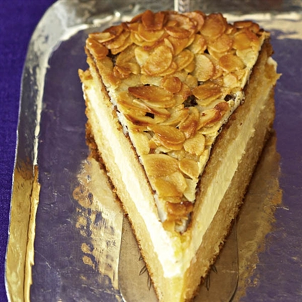 Bienenstich mit Puddingcreme
