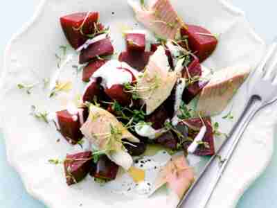Rote-Bete-Salat mit Räucherforelle