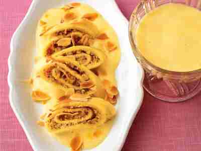 Haselnuss-Crêpes auf Grappa-Sabayon