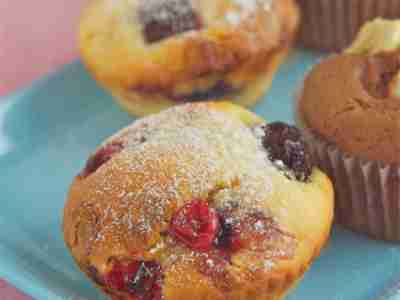 Weiße Schoko-Beeren-Muffins