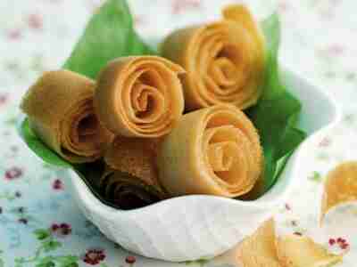Knusprige Waffel-Spiralen