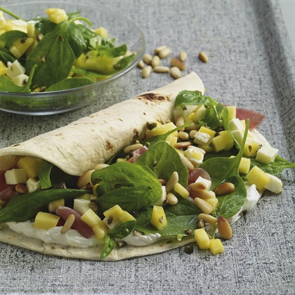 Spinat-Wraps mit Mango und Schinken