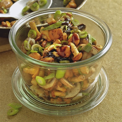 Pilzsalat mit Kürbiskern-Dressing