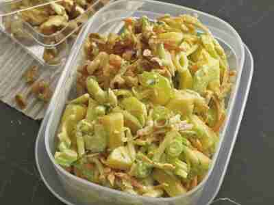 Gemüsesalat mit Ananas
