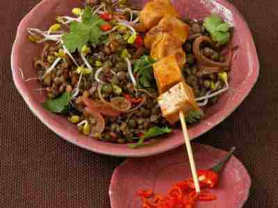 Asia-Linsensalat mit Tofuspieß