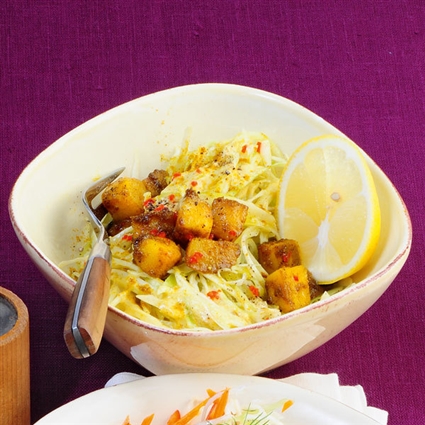 Spitzkohlsalat mit Curry-Mango