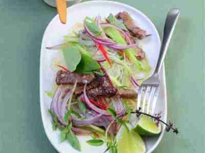 Glasnudelsalat mit Rindfleisch