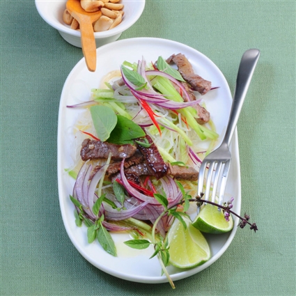 Glasnudelsalat mit Rindfleisch