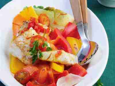 Lauwarmer Fischsalat mit Safran-Dressing