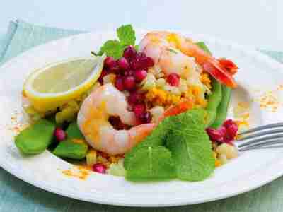 Bulgursalat mit Garnelen