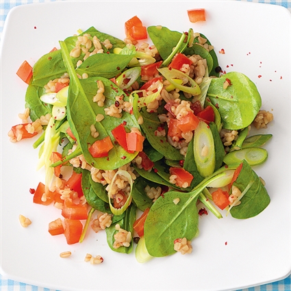 Bulgursalat mit Babyspinat