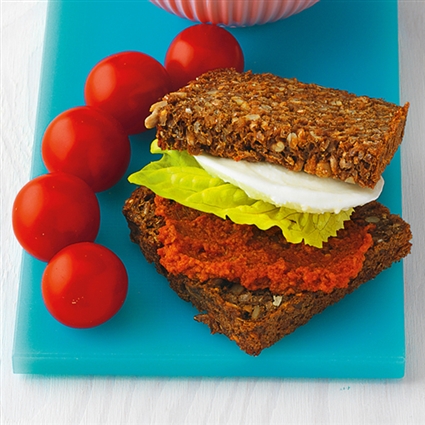 Apfel-Haferflocken-Mix Frühstücksbrot rot-weiß