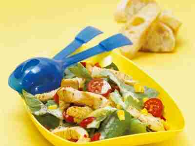 Salat mit Pute und Zitronen-Senf-Dressing