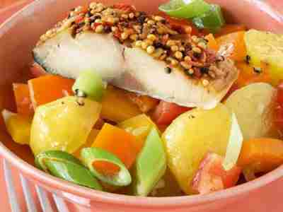Lauwarmer Kartoffelsalat mit Makrele