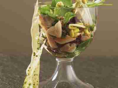 Forellensalat mit Pistazienknusperchen