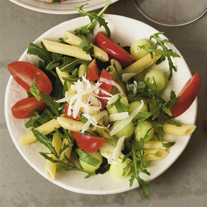 Nudelsalat mit Melone und Grana Padano