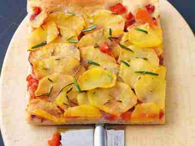 Kartoffel-Pizza mit Rosmarinöl