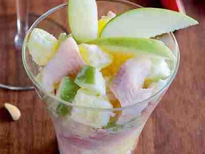 Kartoffel-Apfel-Salat mit Räucherforelle