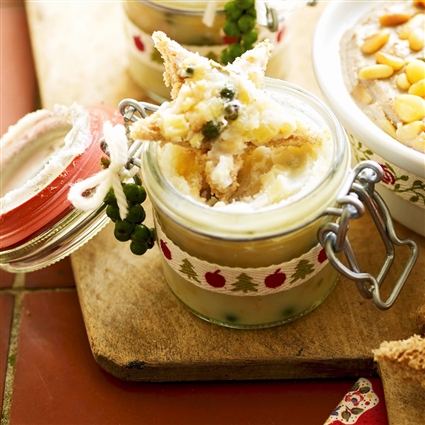 Griebenschmalz mit Apfel und grünem Pfeffer