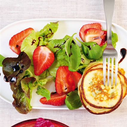 Schneller grüner Salat mit Ricotta-Küchlein