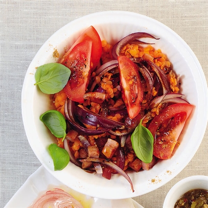 Schneller Rote-Linsen-Salat mit Speck und Zwiebeln