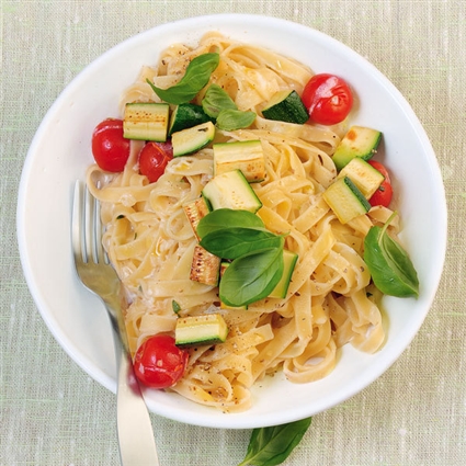 Schnelle Tagliatelle mit Tomaten-Wein-Sauce