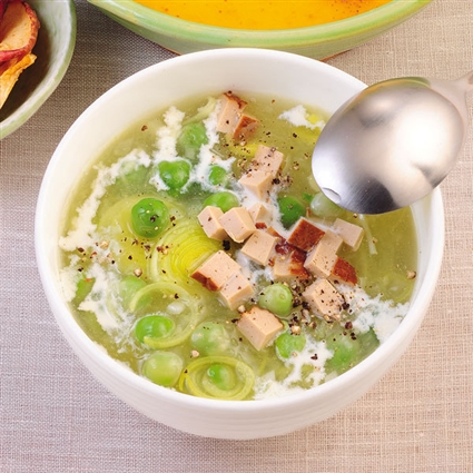 Schneller Erbseneintopf mit Räuchertofu