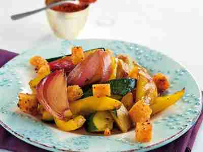 Gebratener Zucchini-Paprika-Salat
