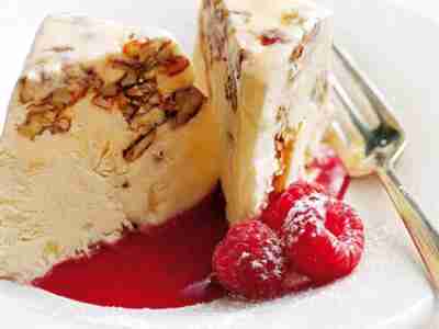 Knuspriges Pekannuss-Parfait