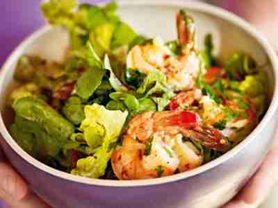 Bunter Salat mit Scharfen Garnelen