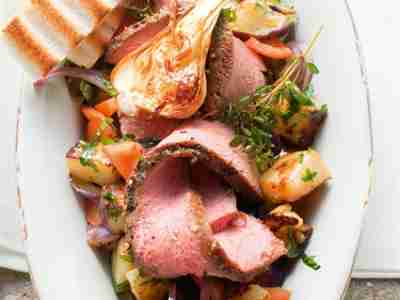 Lammrückenfilet mit Auberginen-Tomaten-Salat