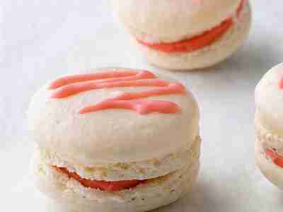 Himbeer-Macarons