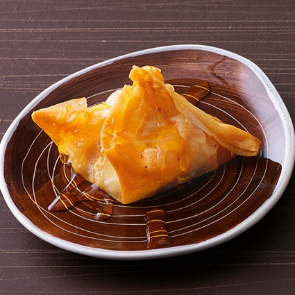 Ziegenkäsepäckchen mit Kirschen