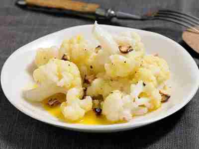 Nussiger Blumenkohlsalat