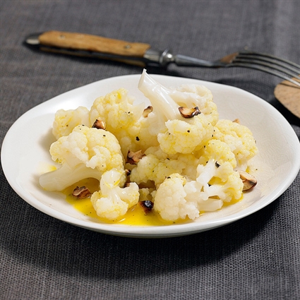 Nussiger Blumenkohlsalat