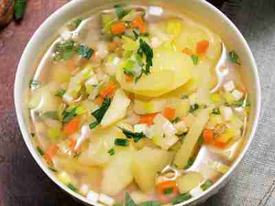 Kartoffelsuppe mit Speck oder Lachs