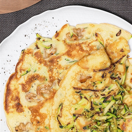 Zucchini-Walnuss-Pfannkuchen
