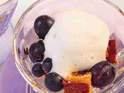 Zabaione mit Weintrauben
