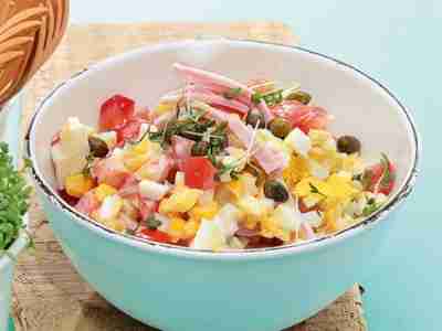 Eier-Tomaten-Salat mit Mais