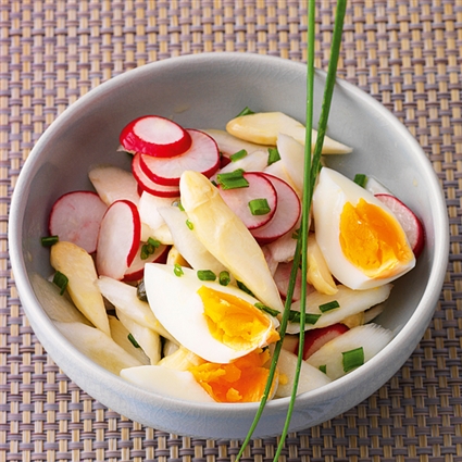 Spargelsalat mit Ei