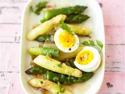 Spargelsalat mit Eiern