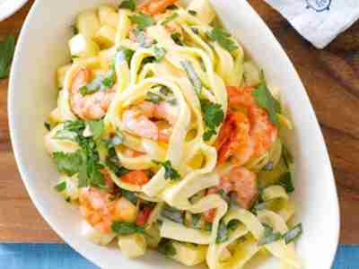 Schnelle Tagliatelle mit Garnelen