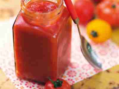 Sonnensatte Tomatensauce mit Oregano